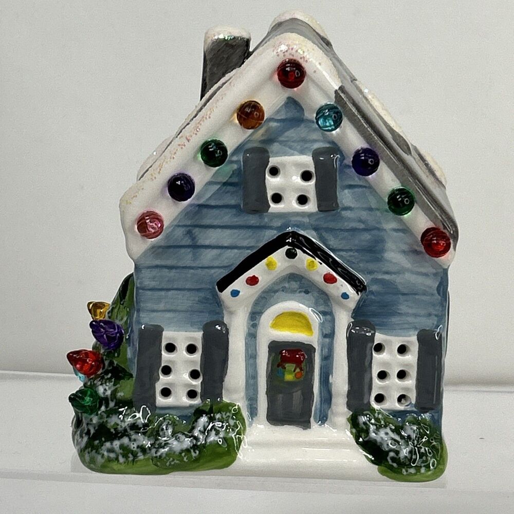 Mr. Christmas Lighted Nostalgic Ceramic House 4.75” Pine Tree Snow